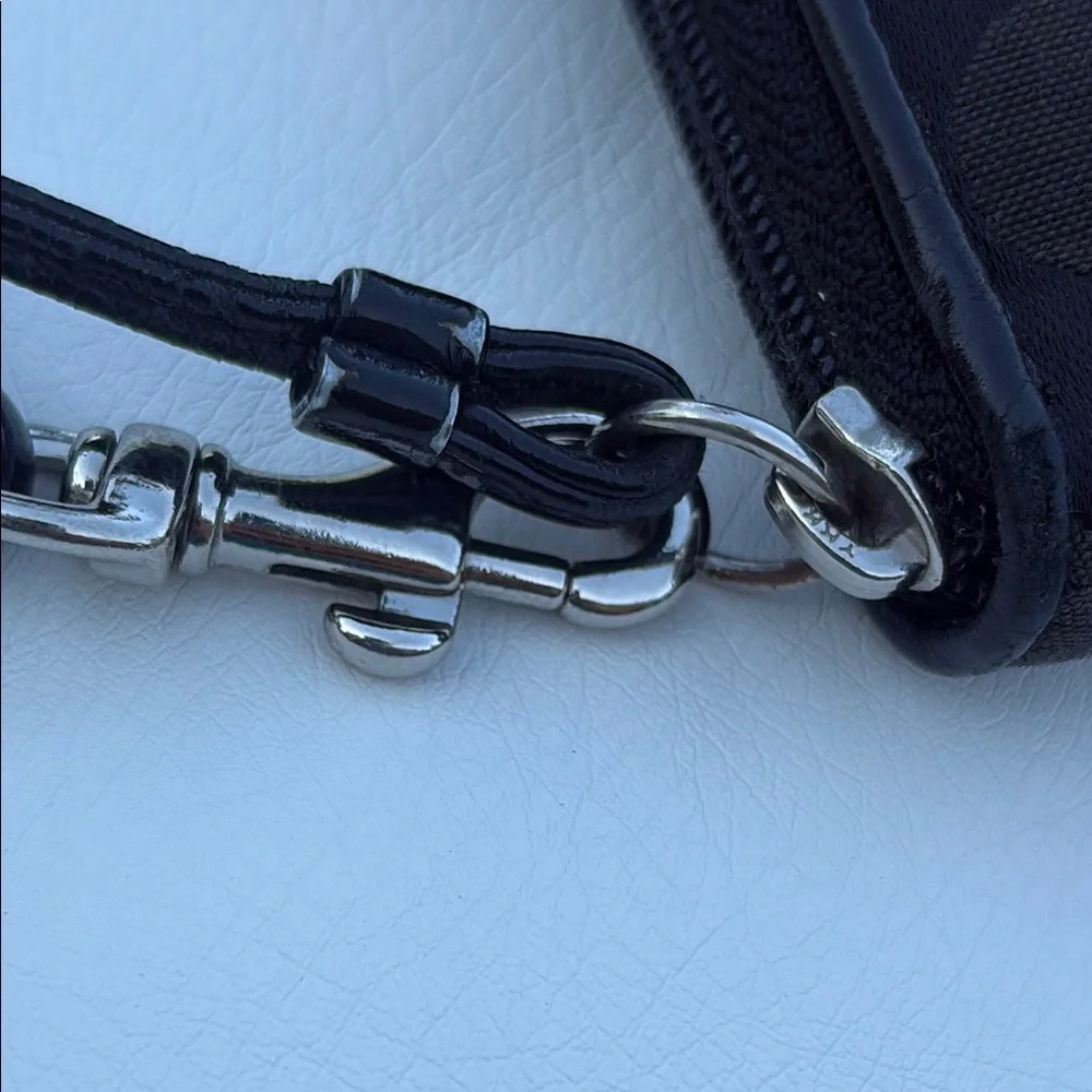 Coach Black on Black Signature Logo Canvas Wristlet Wallet Clutch GUC - Picture 4 of 16